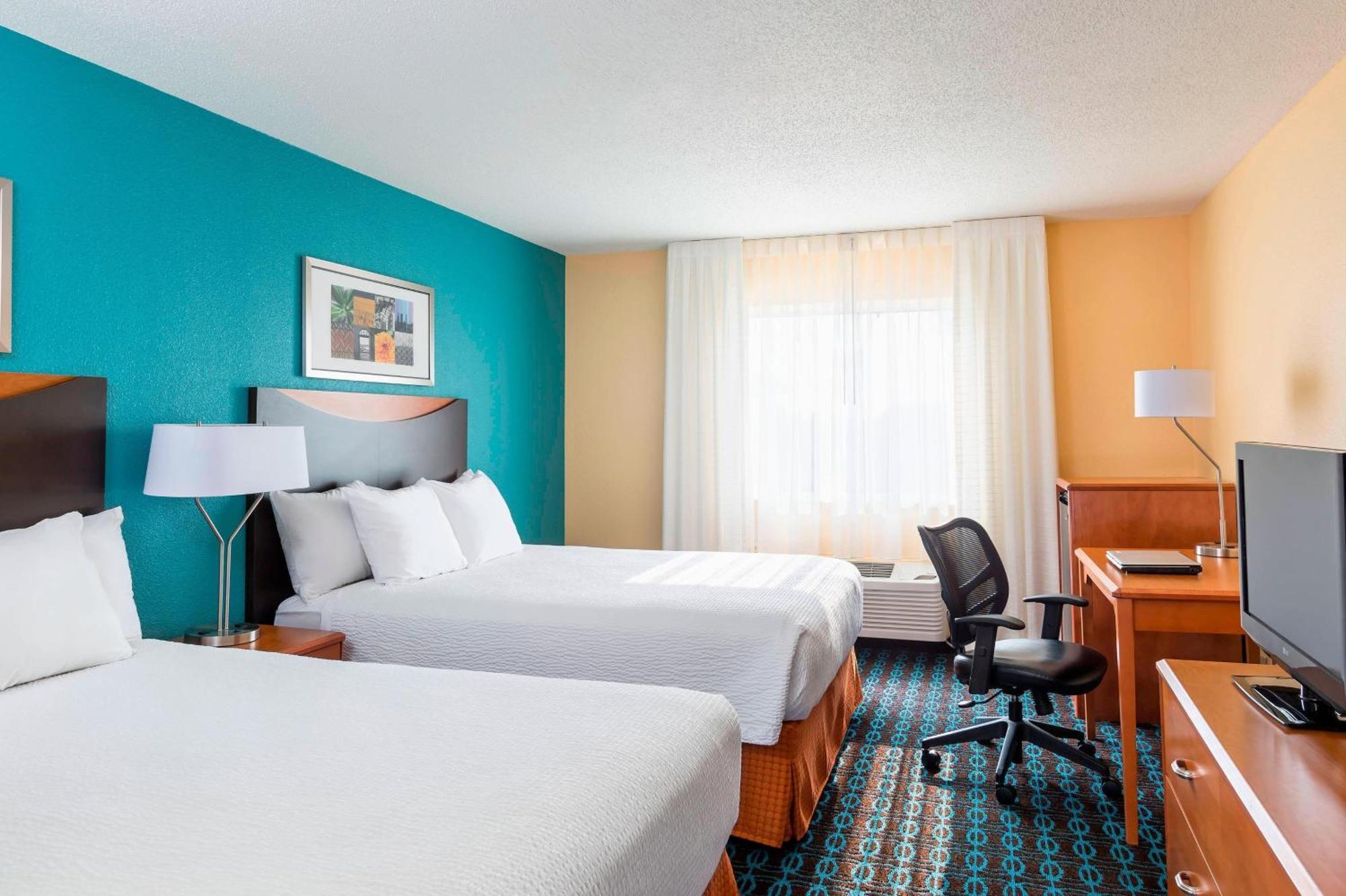 Fairfield Inn&suites Hotel